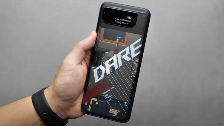 ROG Phone6真机曝光：透明探索版逼格拉满