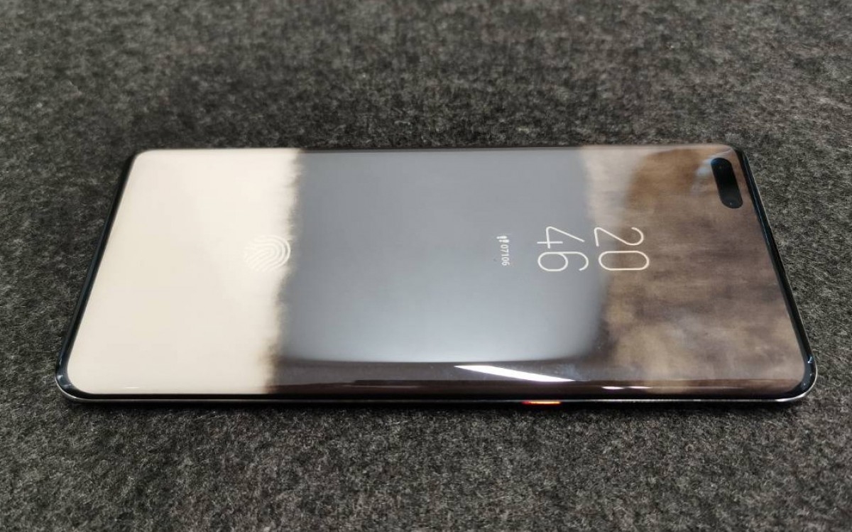 疑似华为P50原型机曝光：外形设计独特