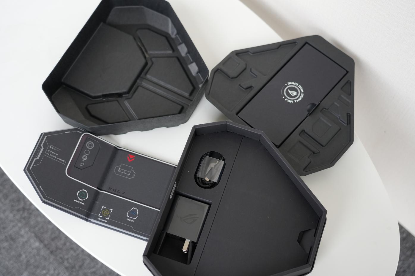 腾讯ROG 游戏手机7 Pro评测：骁龙8Gen2顶级之作 专属“外挂”再升级
