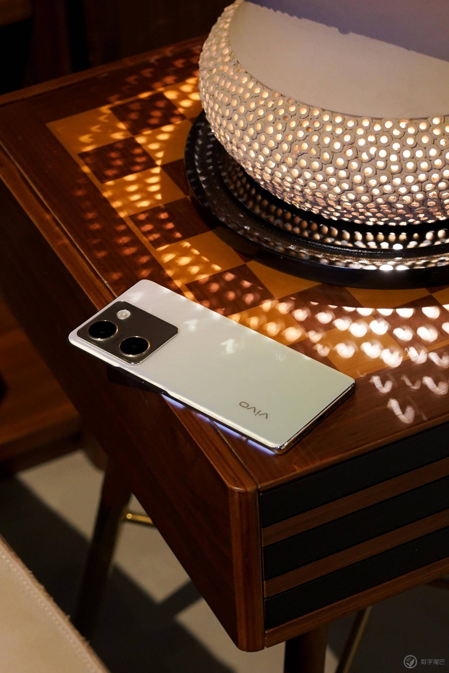 vivo Y100，一款不像千元机的千元机