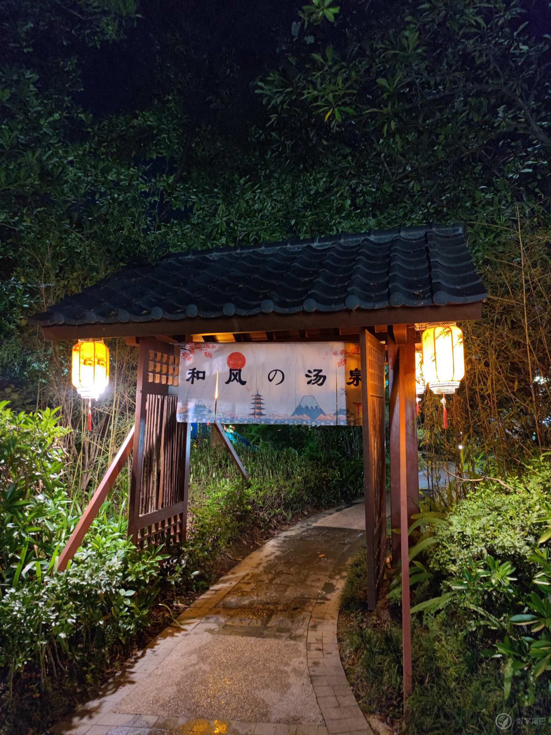 30几度的大热天泡温泉
