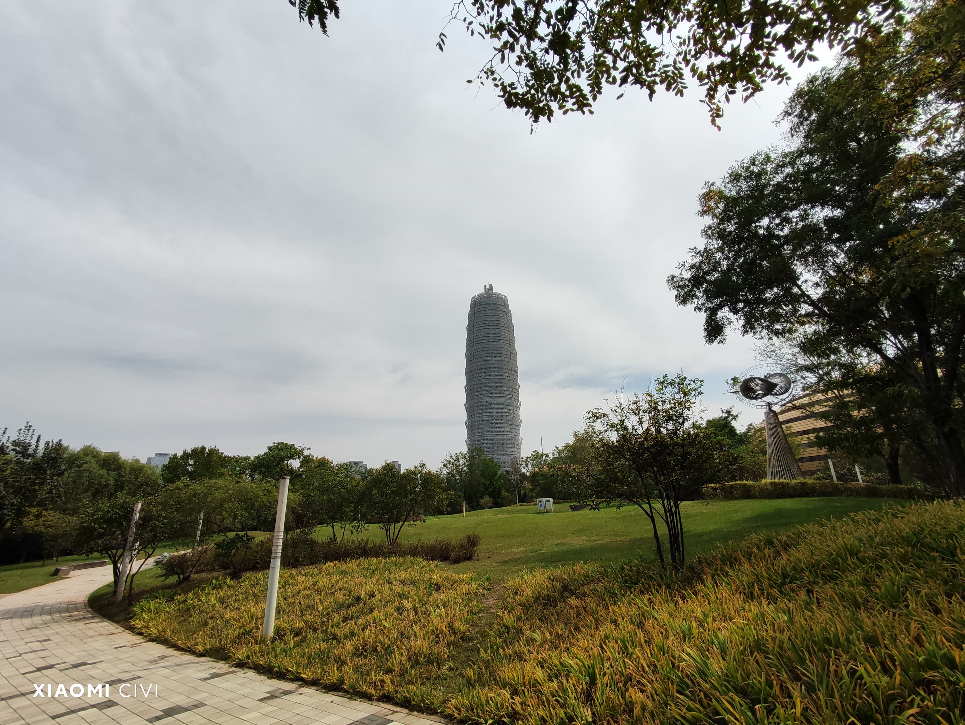 小米Civi评测：C位出道 开启美颜次世代