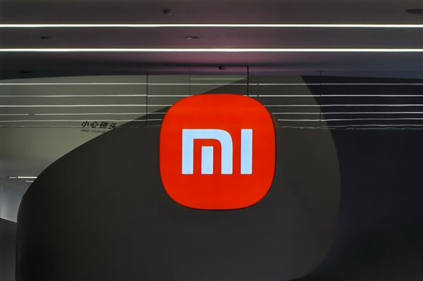 小米12设计大变：双曲面+超窄边框