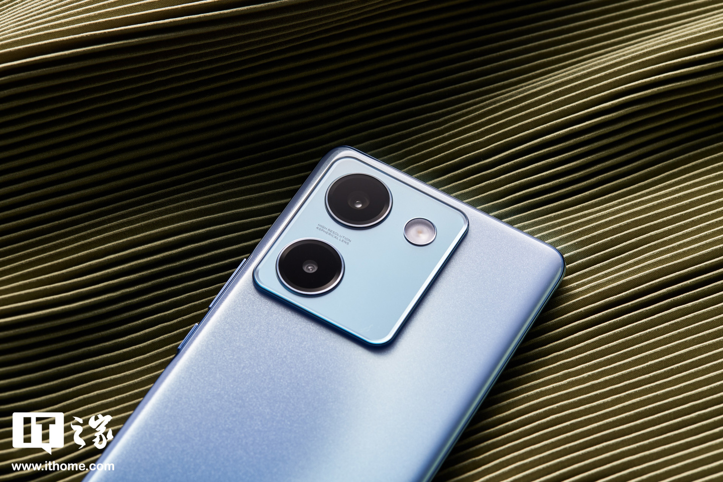 vivo Y100 琉云青、璃光蓝图赏：演绎东方美学，千元机少有高端质感
