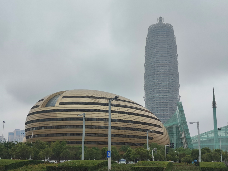 真我GT2大师探索版评测：探索的路上，不止有边框