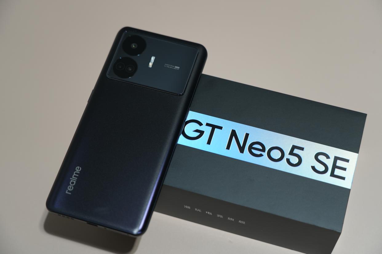 真我GT Neo5 SE评测：第二款骁龙7+Gen2手机 但处处更用心