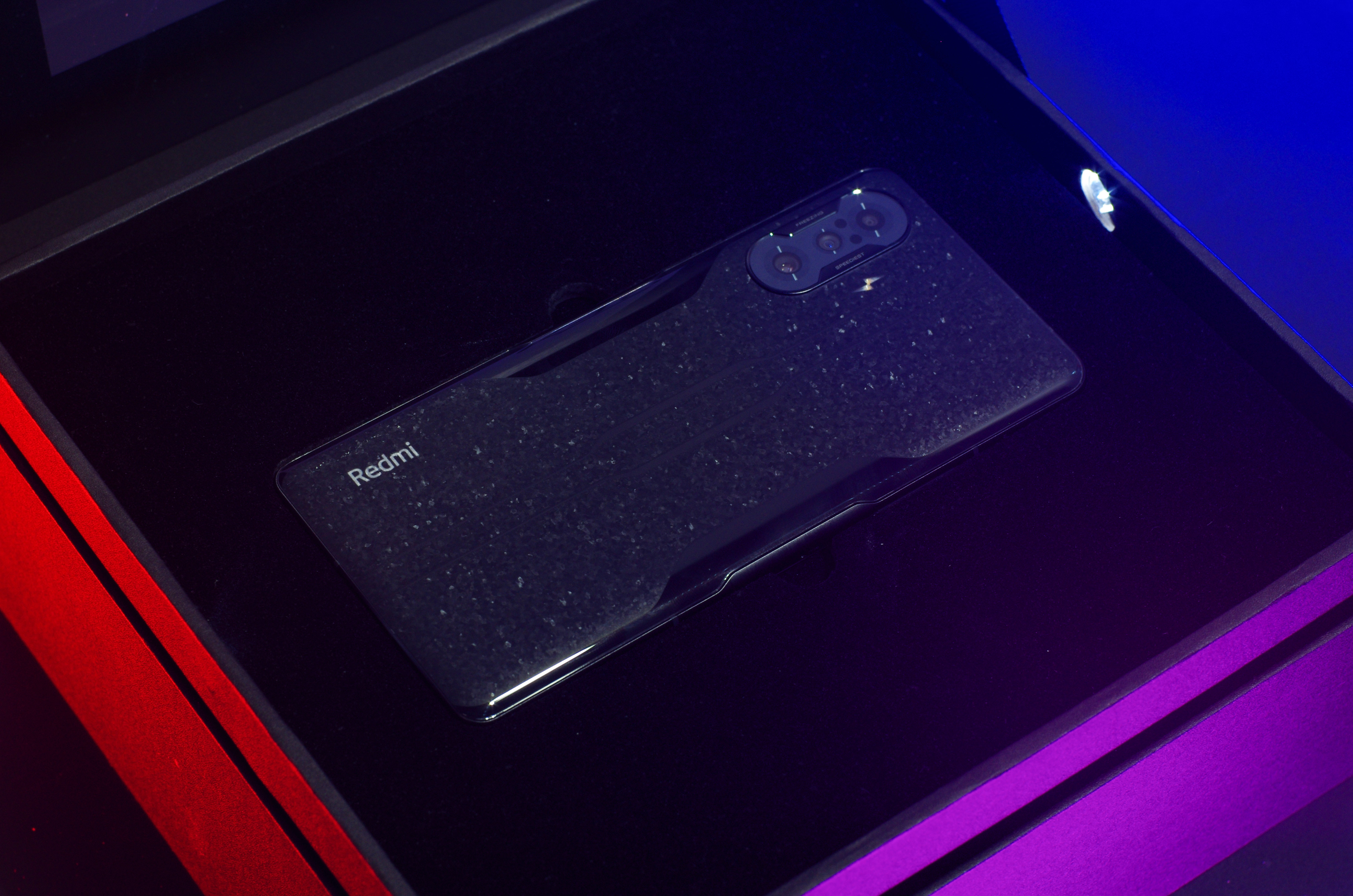 Redmi K40游戏版特别款图赏：每台都独一无二！