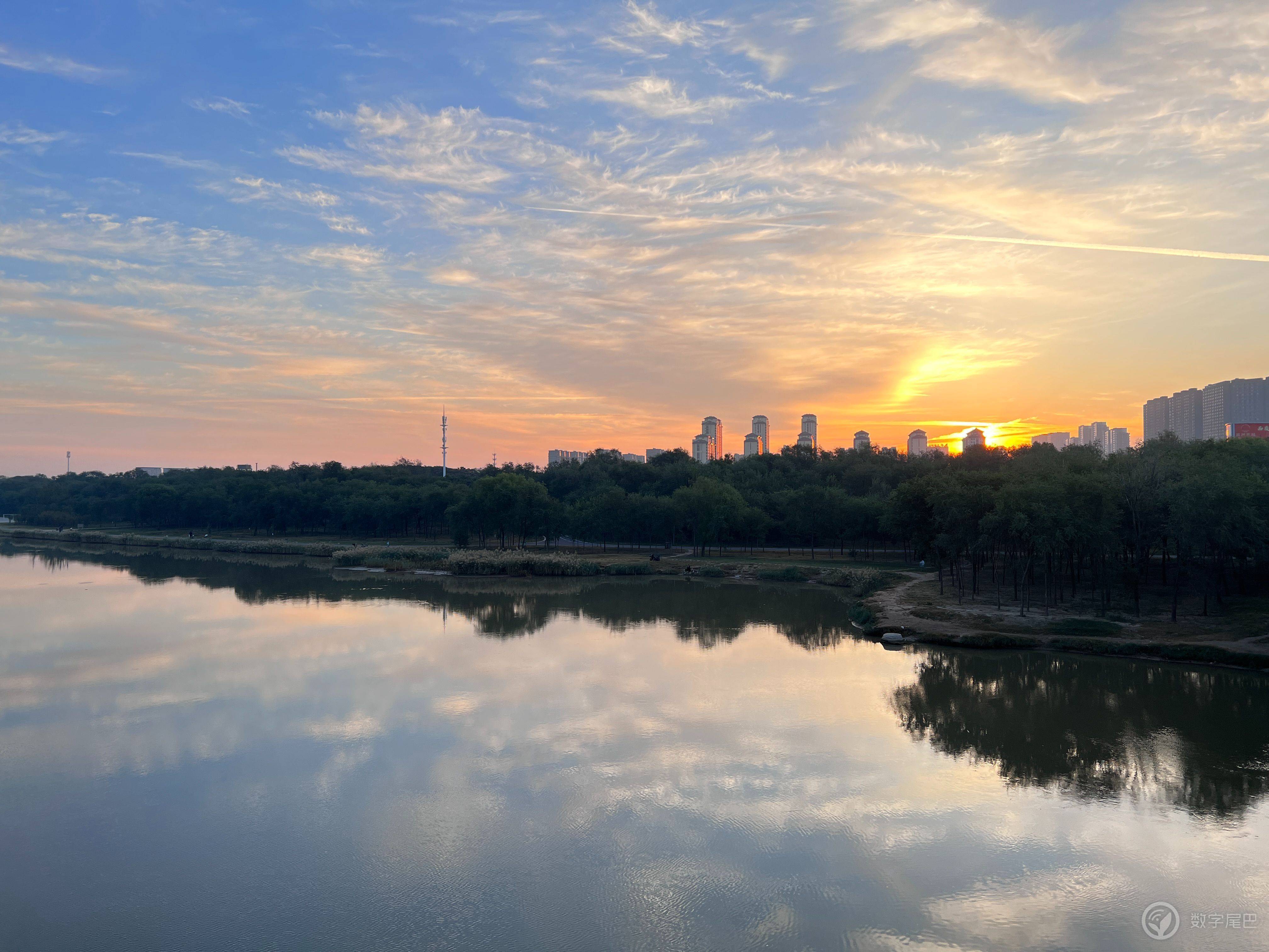 色彩美景，时光留驻——iPhone记录清晨的唐人中心