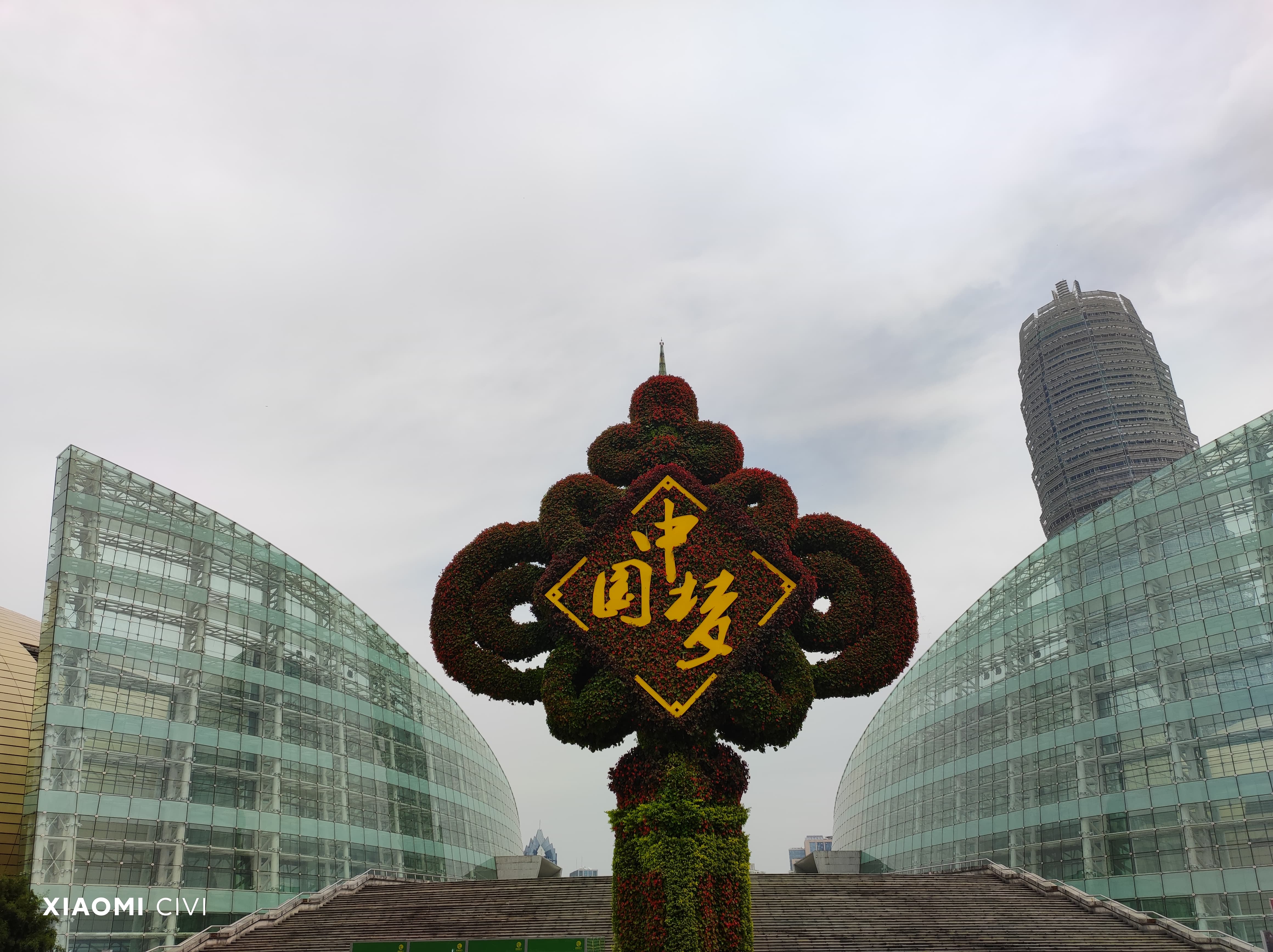 小米Civi评测：C位出道 开启美颜次世代