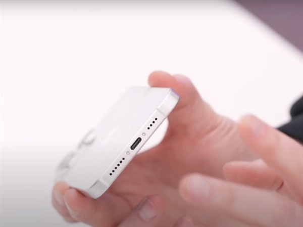 iPhone 15屏幕曝光：苹果史上最窄手机边框