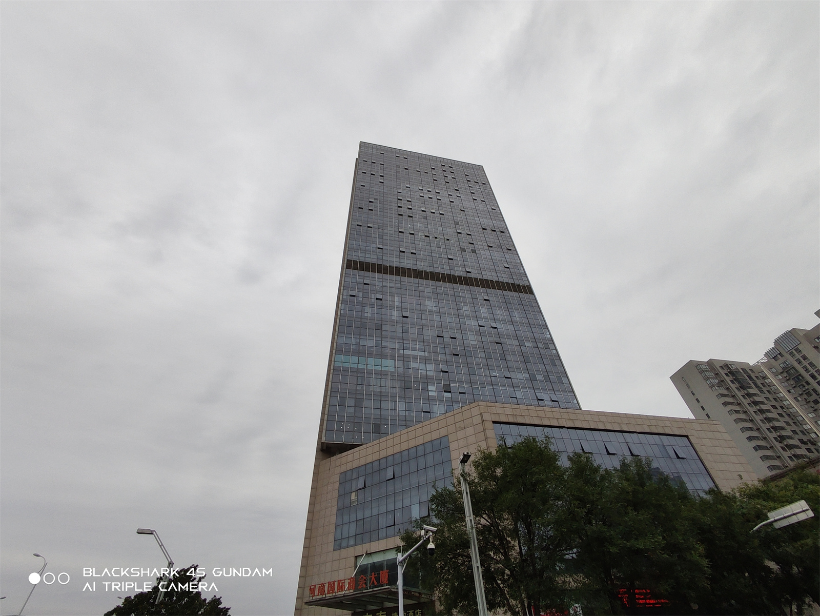 这次方向对了 黑鲨4S评测：高达版机甲风拉满