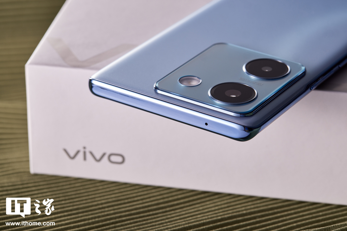 vivo Y100 琉云青、璃光蓝图赏：演绎东方美学，千元机少有高端质感