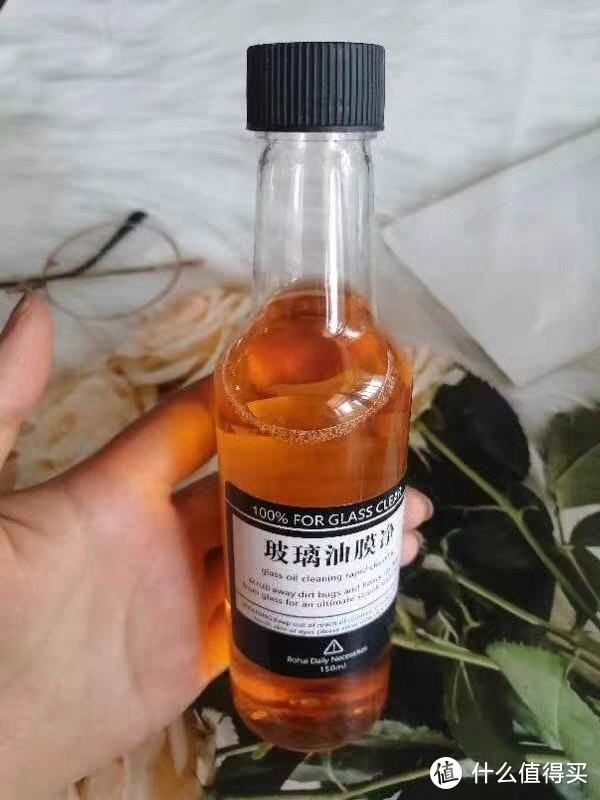 使用玻璃爽油膜去除剂