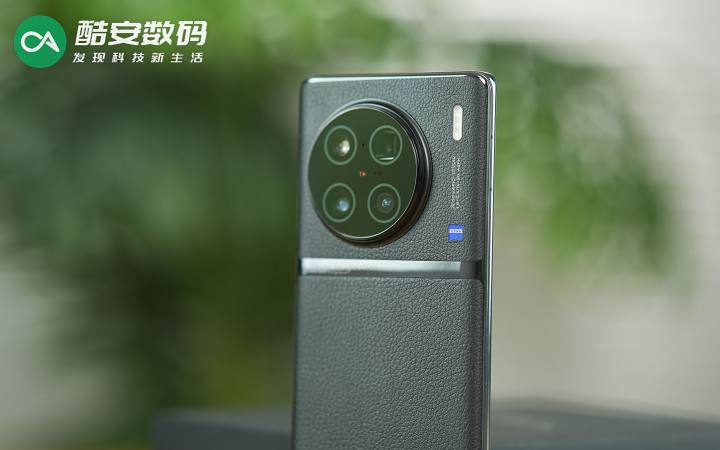 vivo X90 Pro+ 原黑 · 真机图赏】                                                                                                                                                                                                                                  