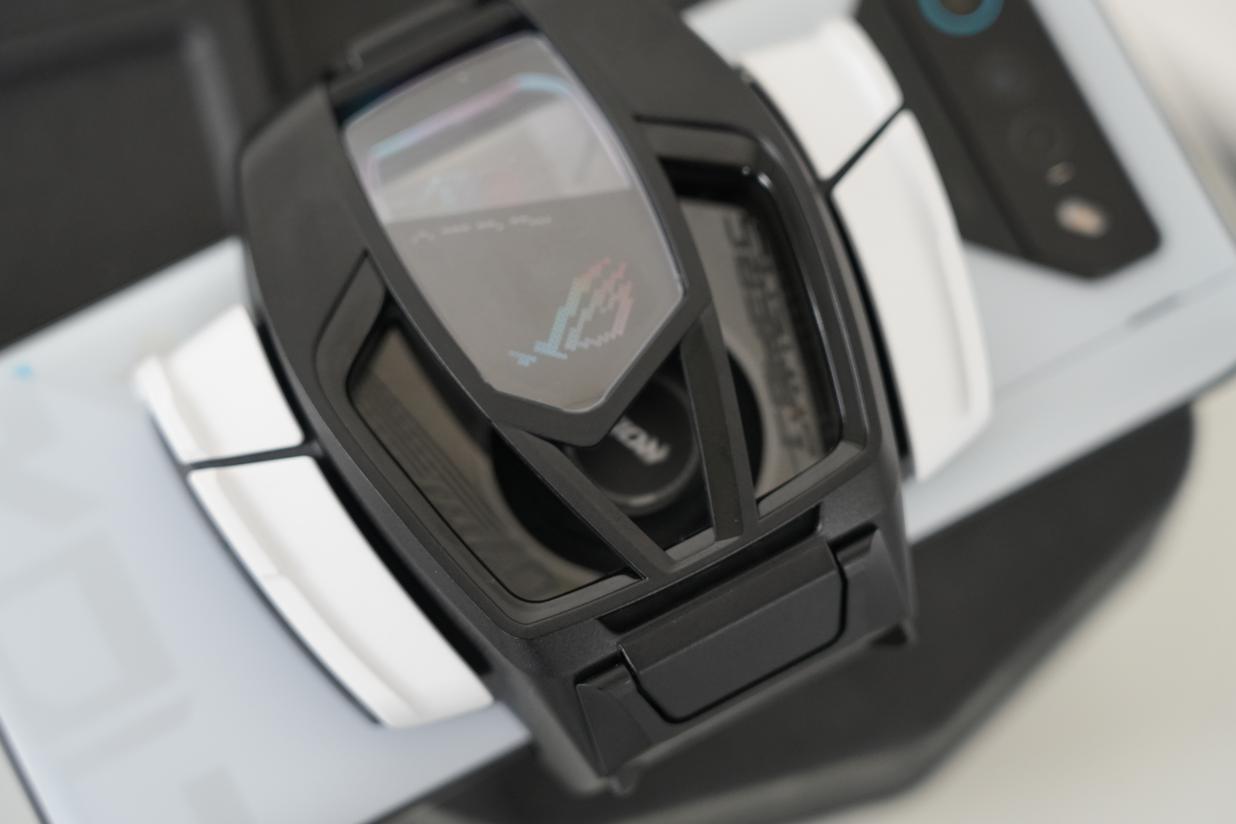 腾讯ROG 游戏手机7 Pro评测：骁龙8Gen2顶级之作 专属“外挂”再升级