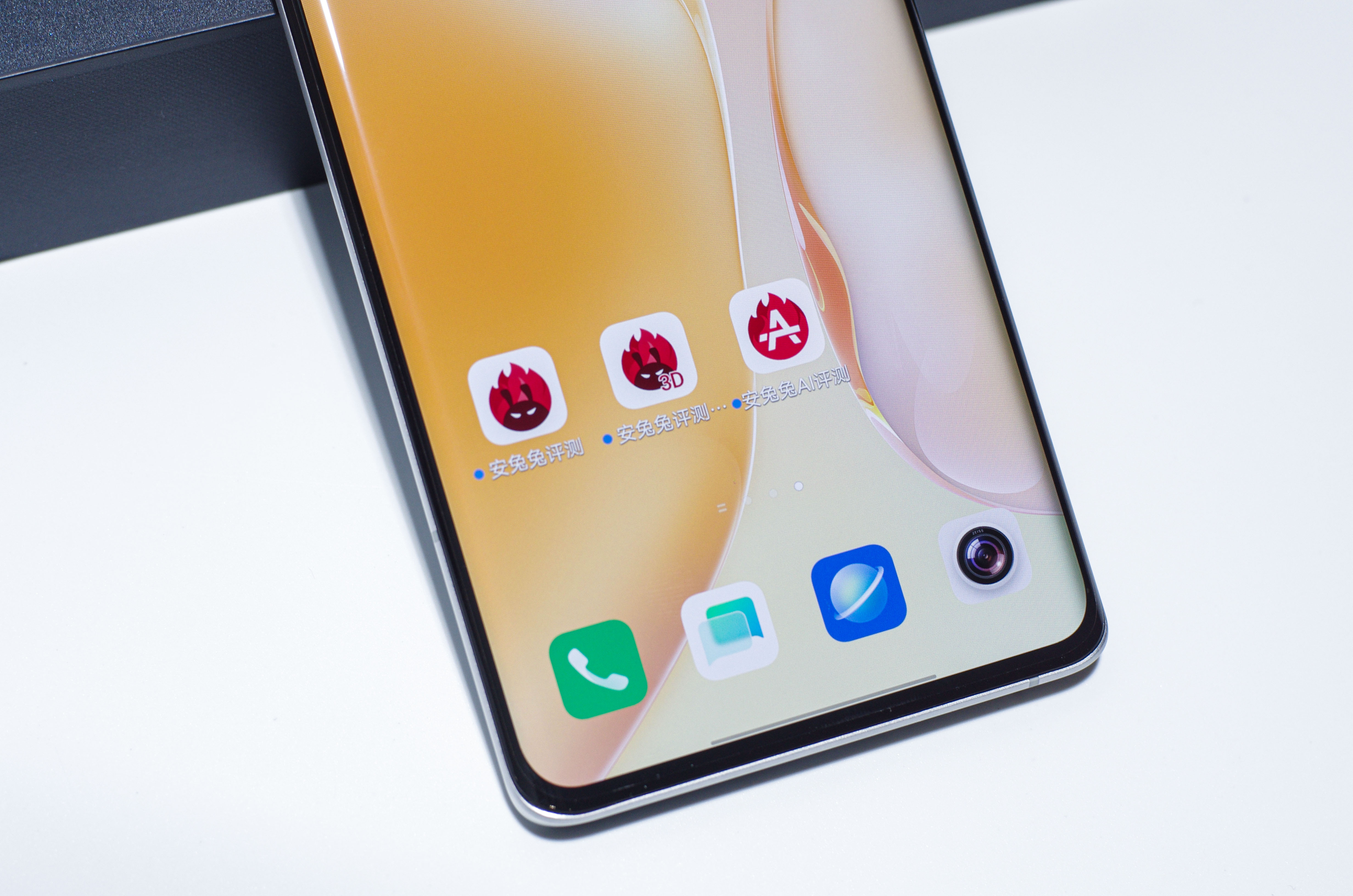 vivo X70 Pro评测：蔡司四摄惊艳 颜值正如初见