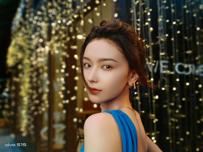vivo线下神机开始预热：官方定位“人像之王”