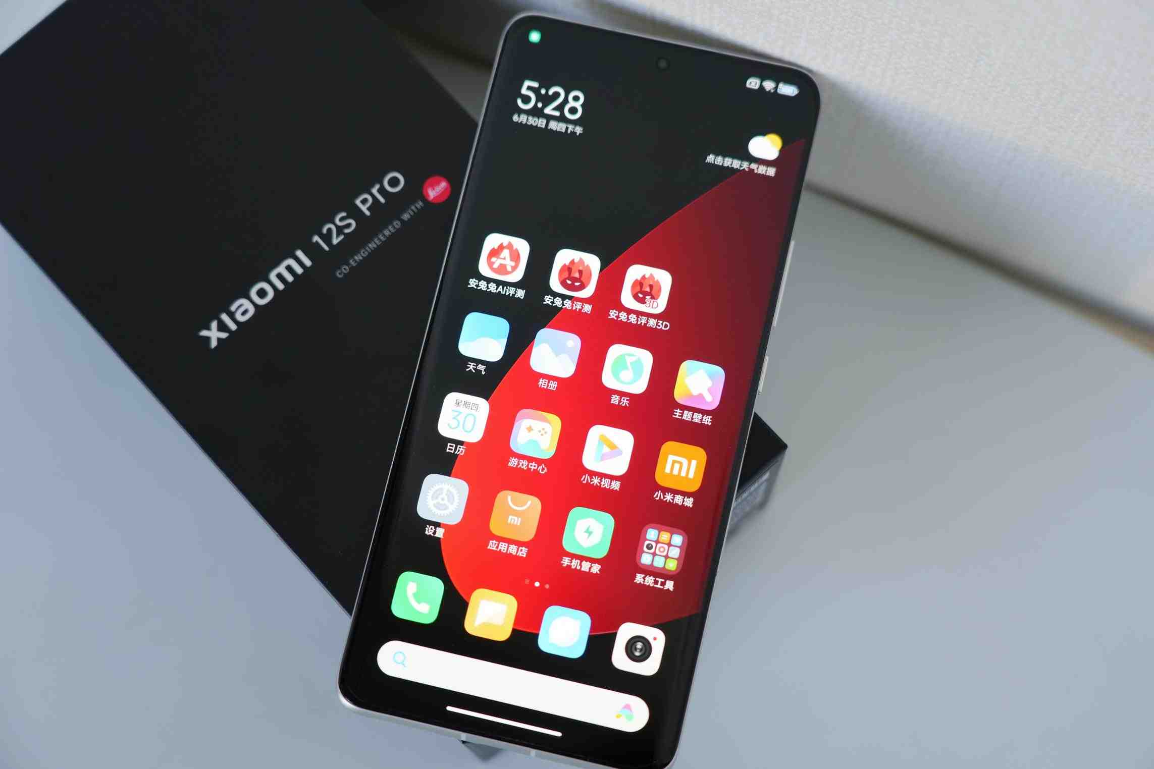 小米12S Pro评测：首发骁龙8 Plus+徕卡影像 数字系列旗舰最终体