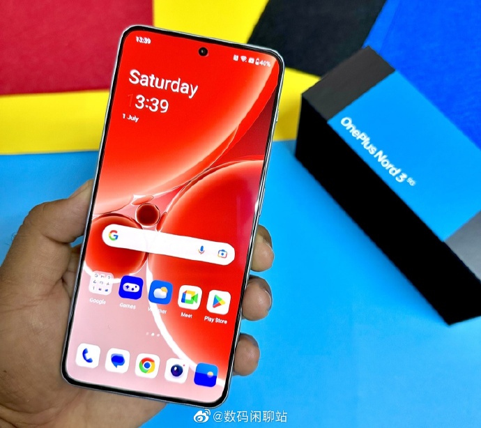 太顶了！OPPO K11用上四边等宽超窄边直屏