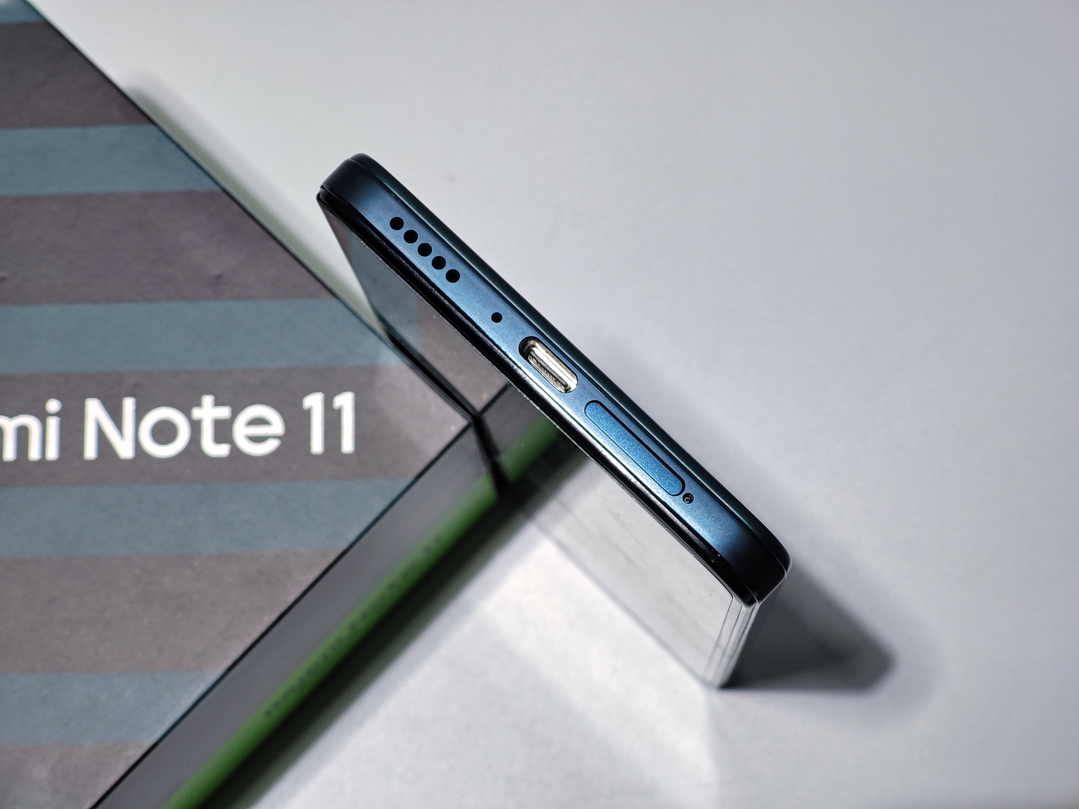 Redmi Note 11潮流限定版开箱：Redmi logo漂起来了！