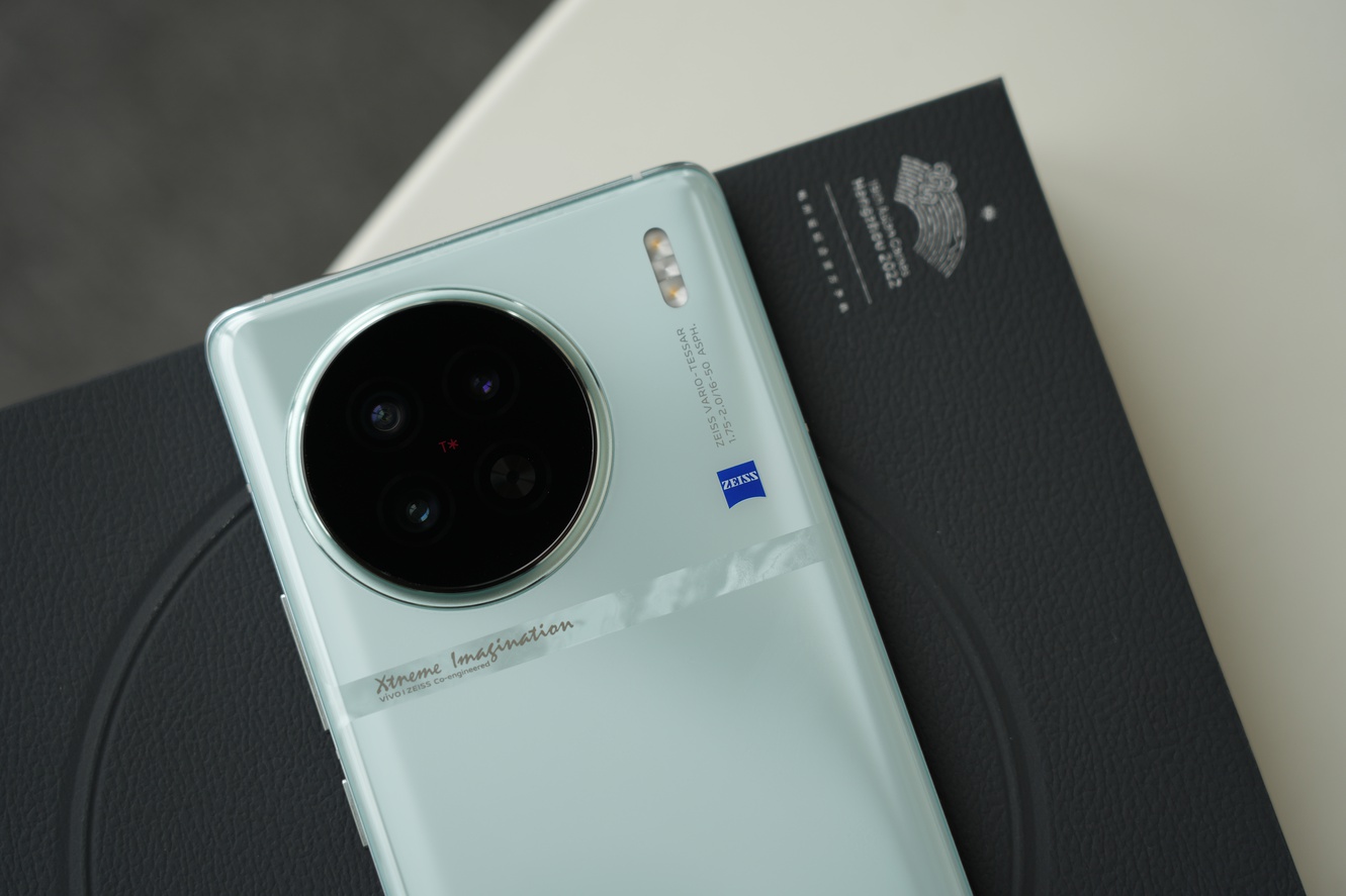 vivo X90s评测：小换代 大升级