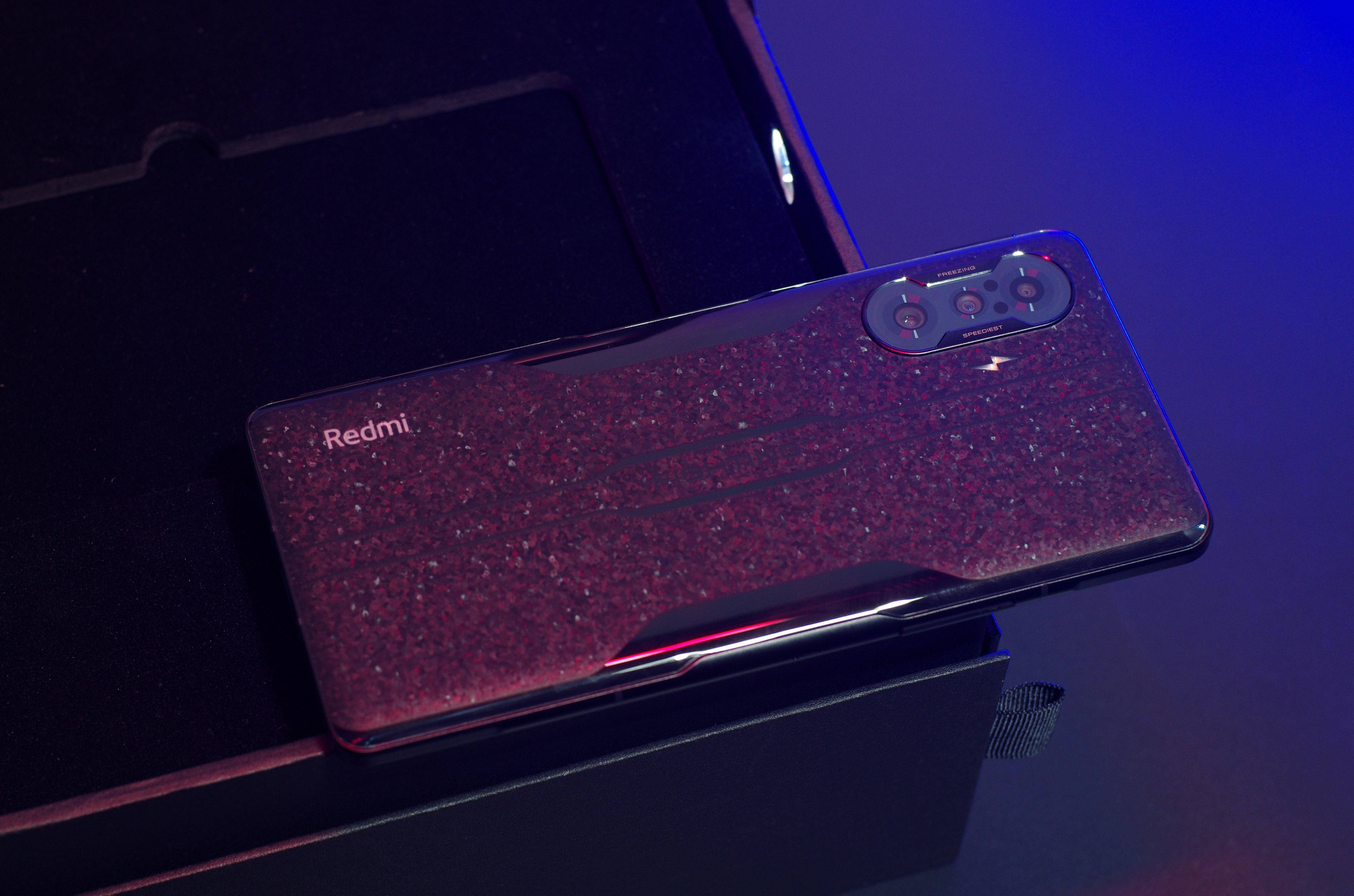 Redmi K40游戏版特别款图赏：每台都独一无二！