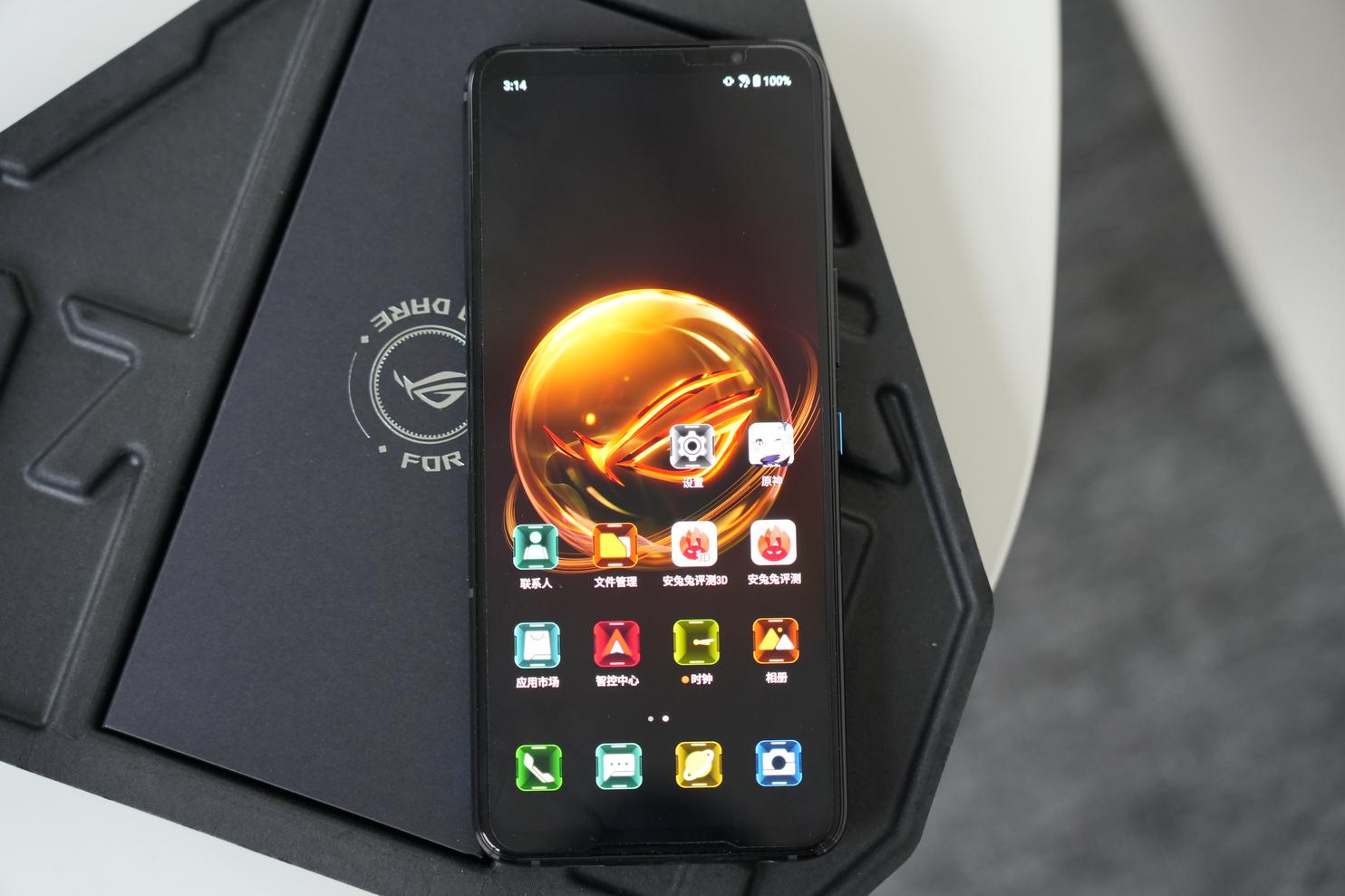 腾讯ROG 游戏手机7 Pro评测：骁龙8Gen2顶级之作 专属“外挂”再升级