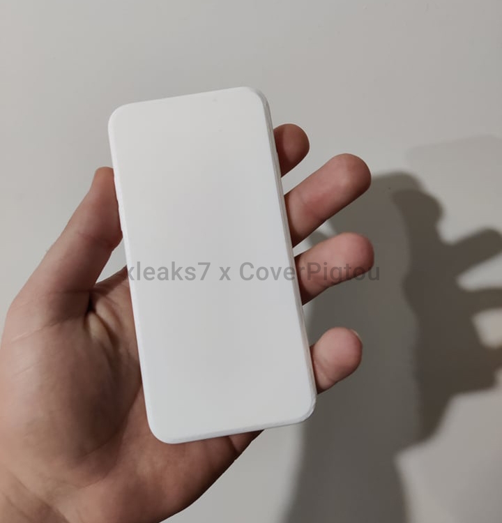 iPhone SE 3机模上手 网友：这才是想要的