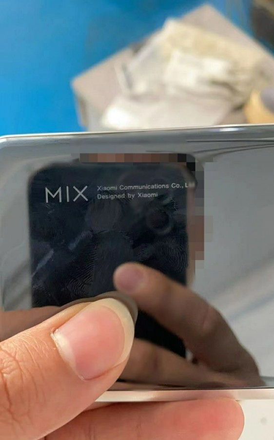 小米MIX折叠屏真机亮相