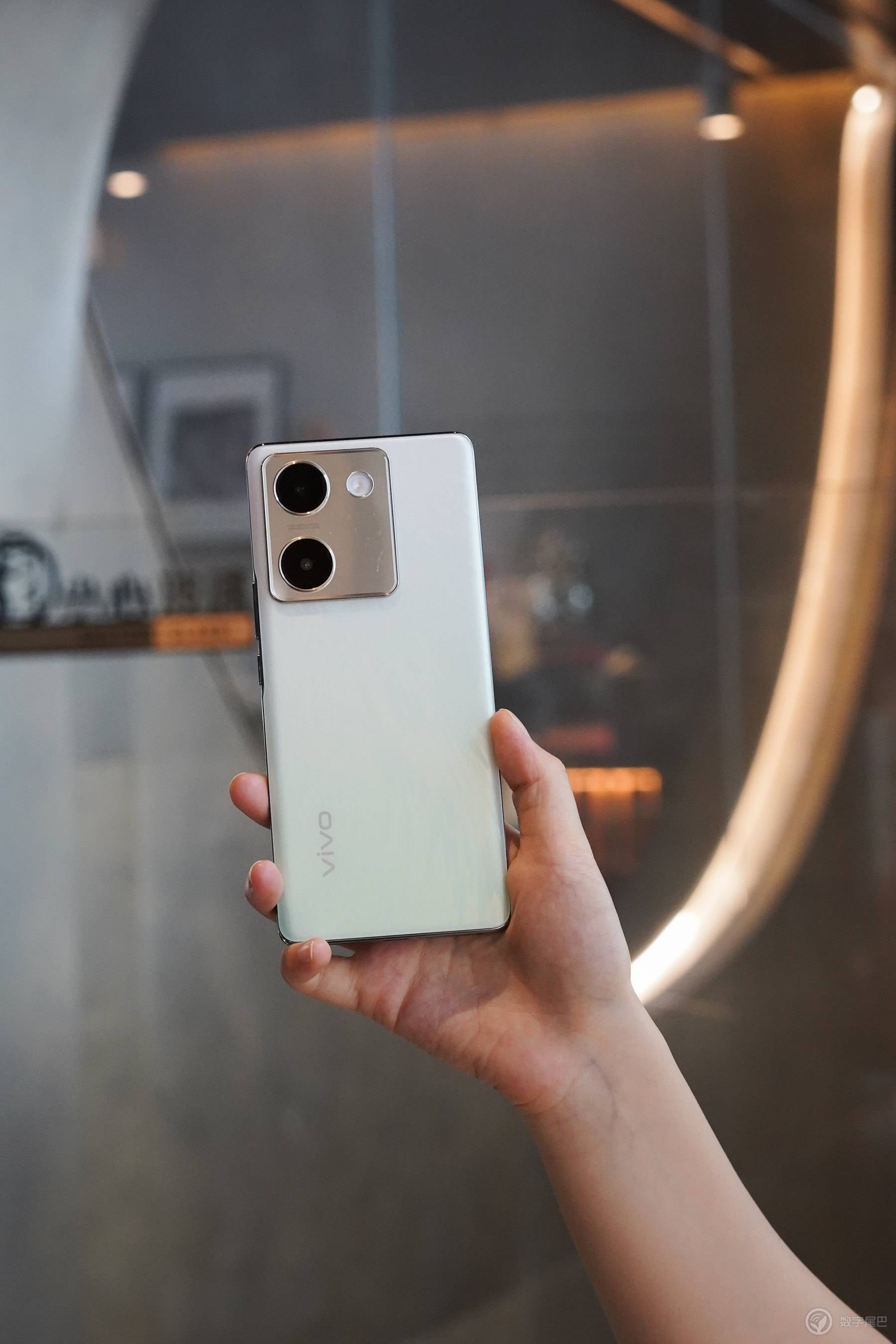 vivo Y100，一款不像千元机的千元机