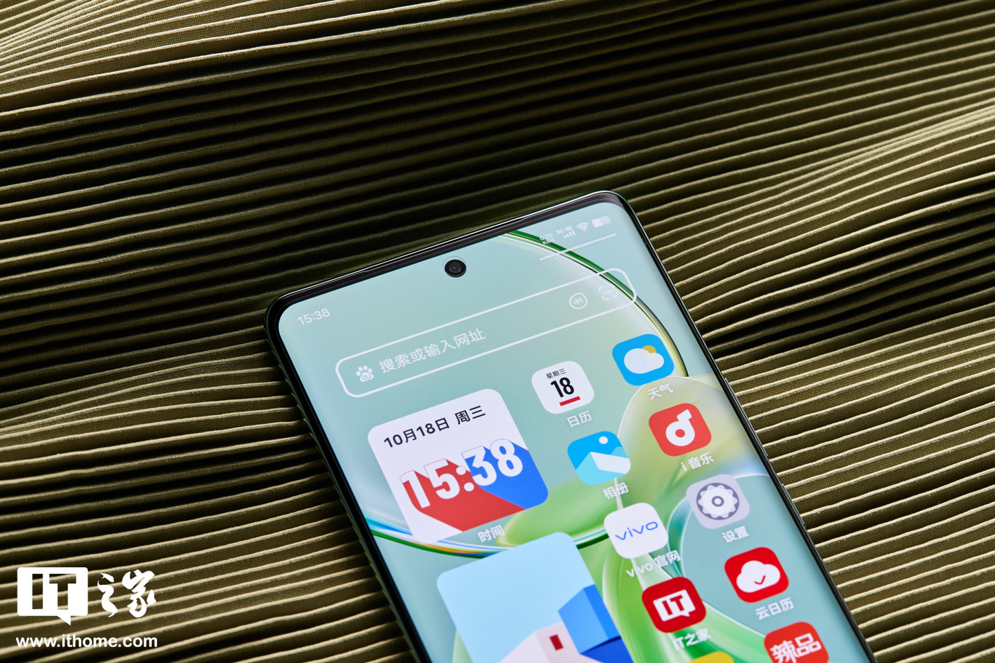 vivo Y100 琉云青、璃光蓝图赏：演绎东方美学，千元机少有高端质感