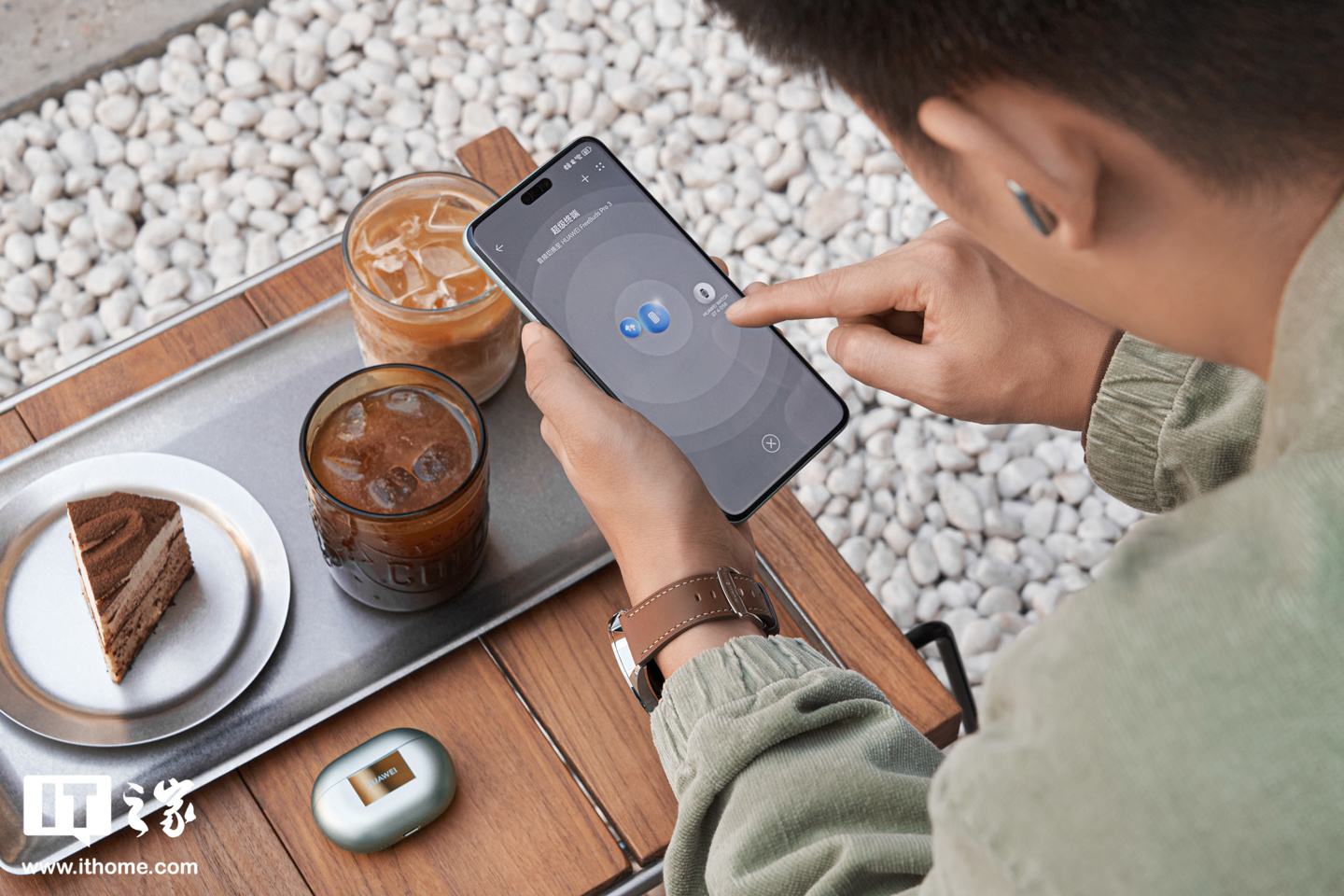 华为运动健康全家桶图赏：华为 Mate 60 Pro、华为 WATCH GT 4、华为 Freebuds Pro 3