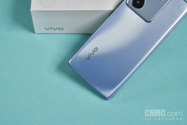 vivo Y100评测：一部超越预期 颜值充满惊喜的千元机