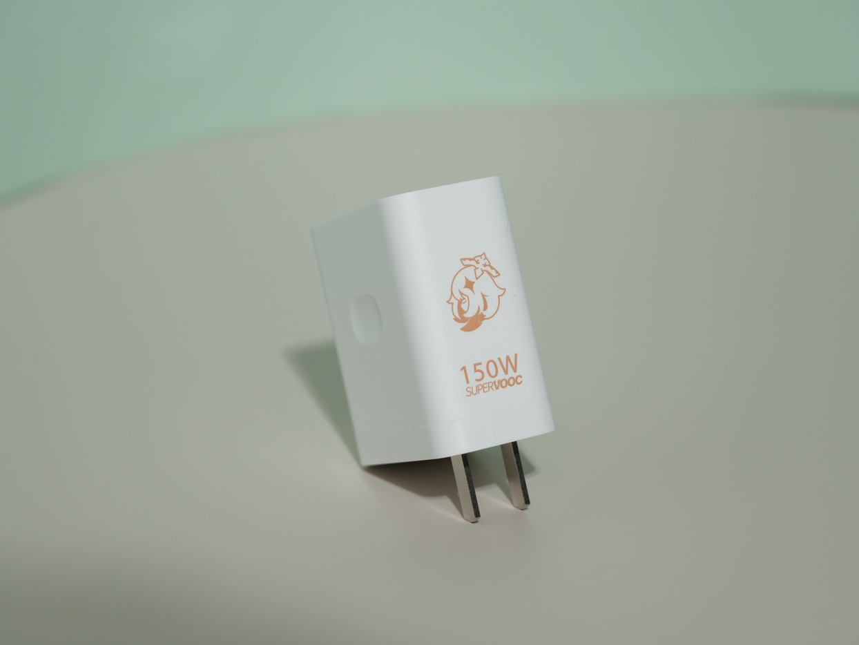 一加Ace 2 Pro原神派蒙主题礼盒图赏！