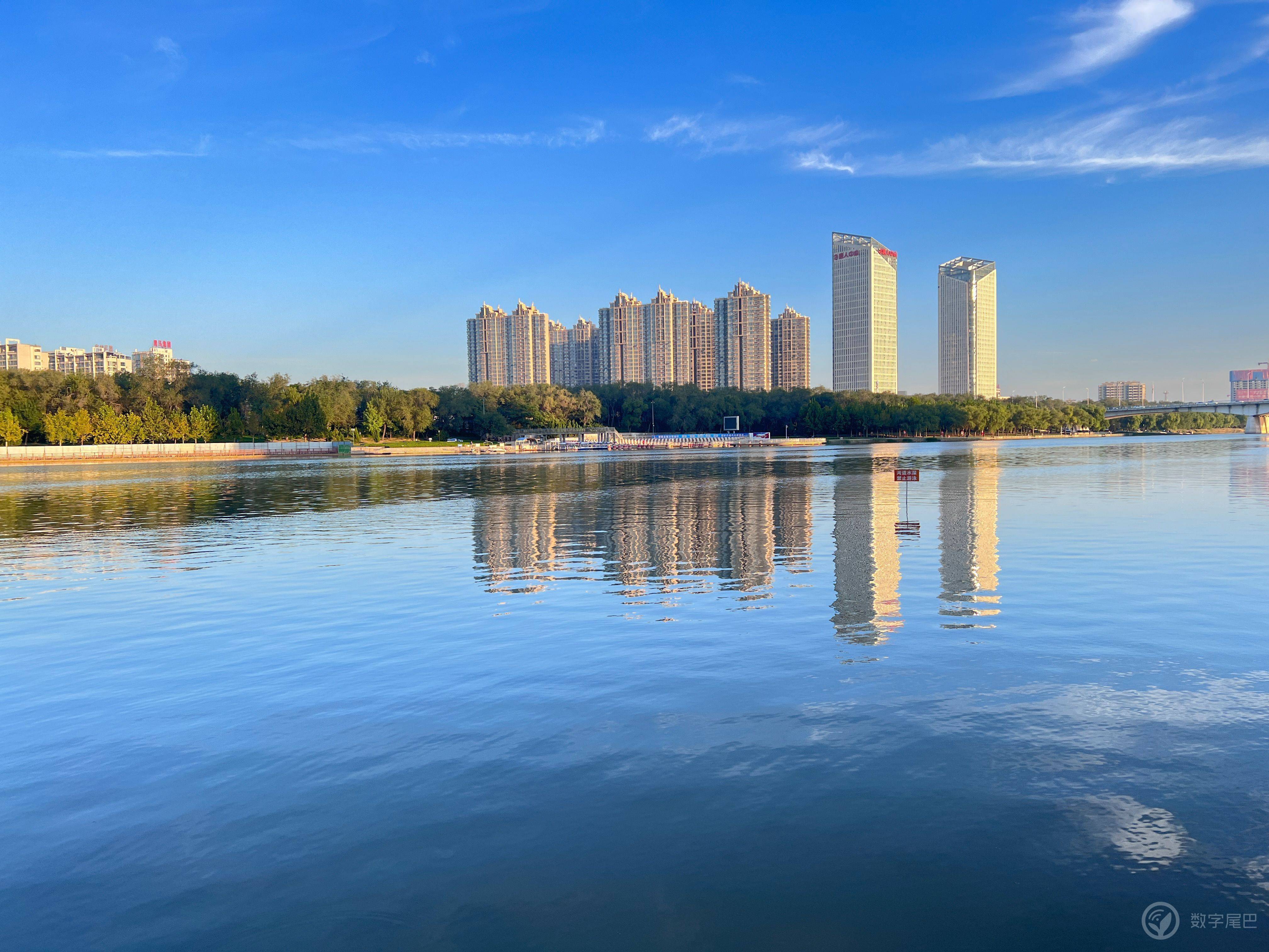 色彩美景，时光留驻——iPhone记录清晨的唐人中心