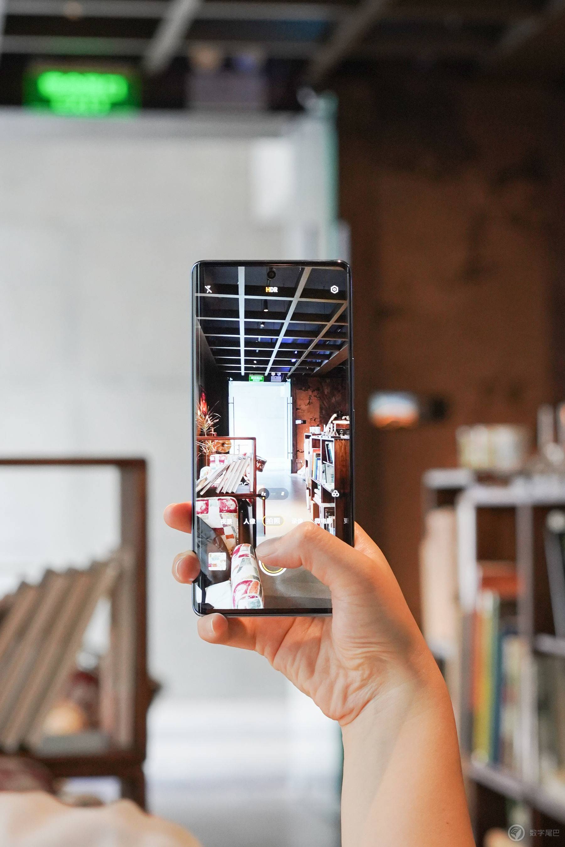 vivo Y100，一款不像千元机的千元机