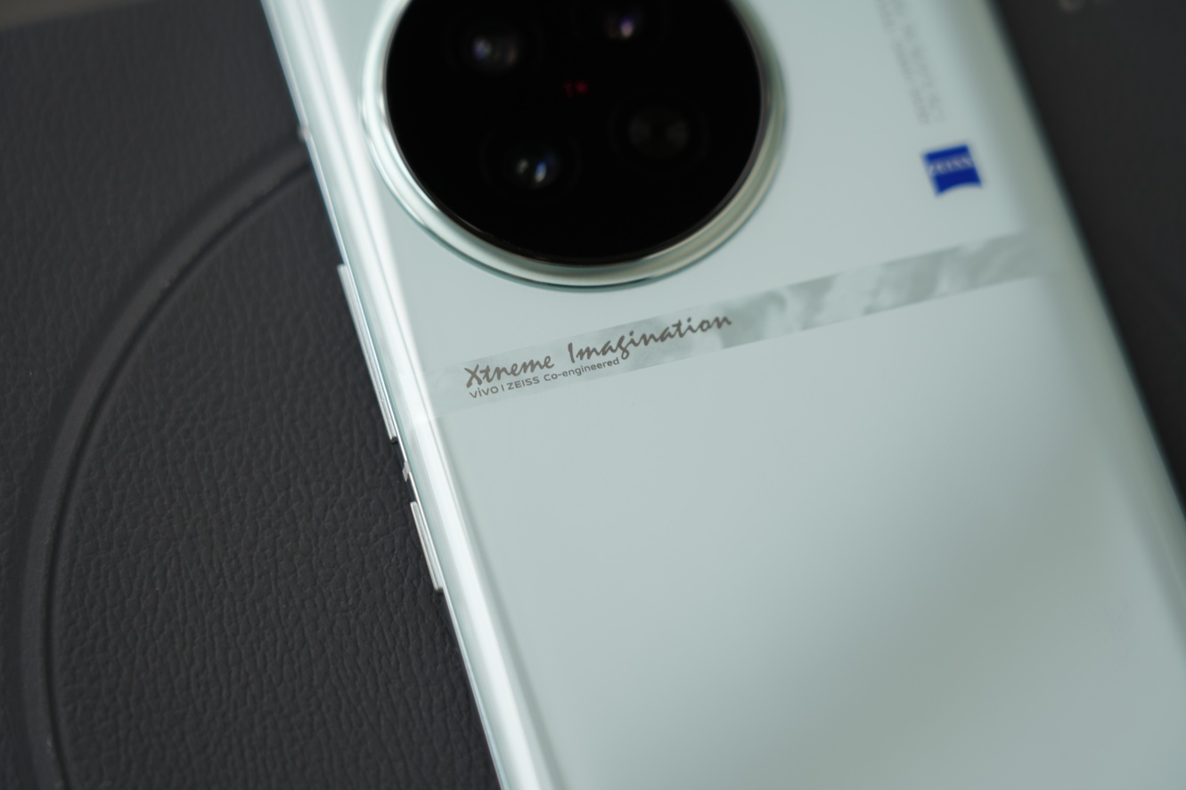 vivo X90s评测：小换代 大升级