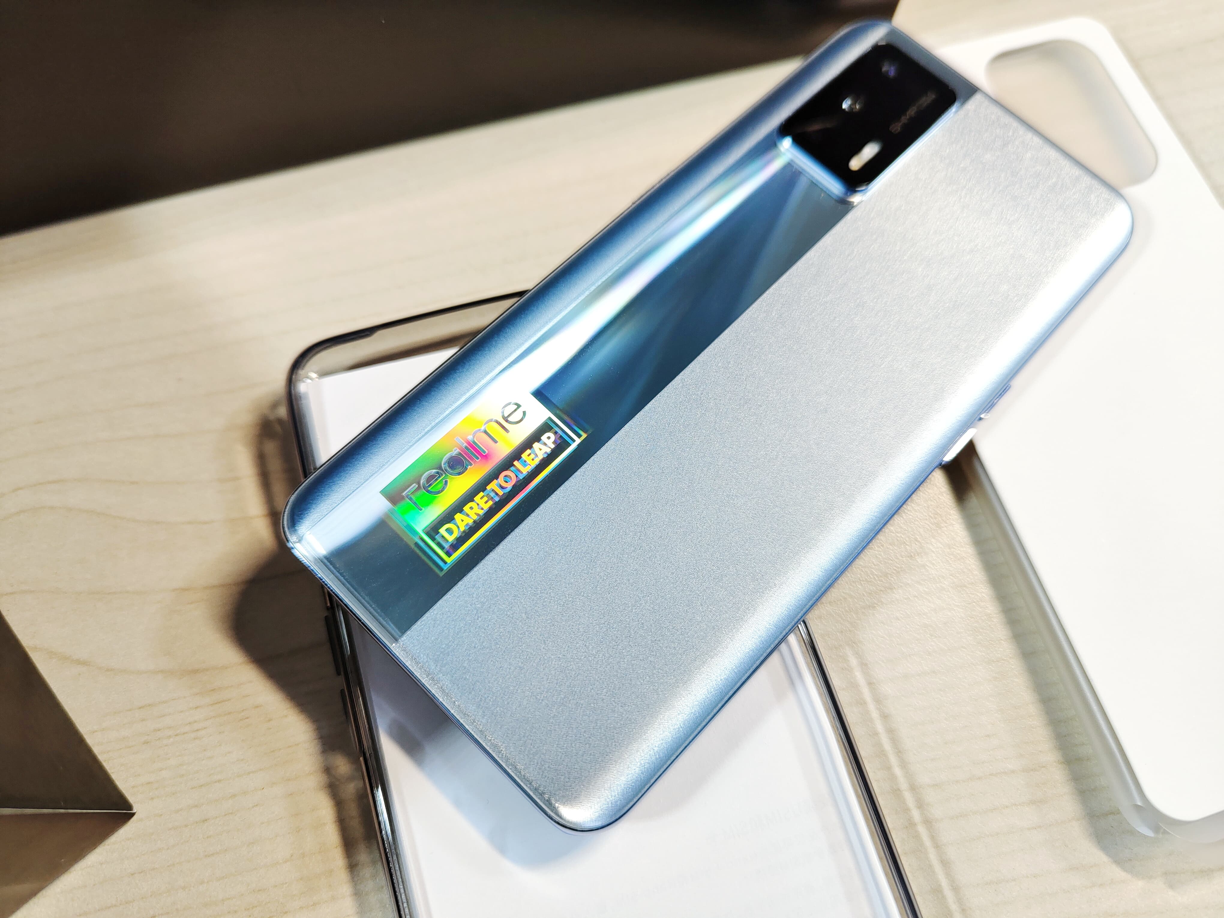realme GT Neo评测：联发科旗舰芯 售价不到1800