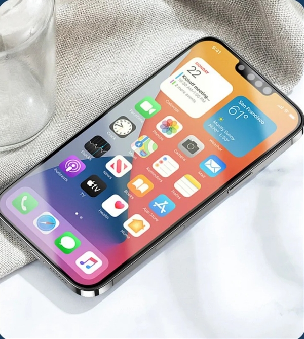 iPhone13贴膜曝光：这刘海 真的小