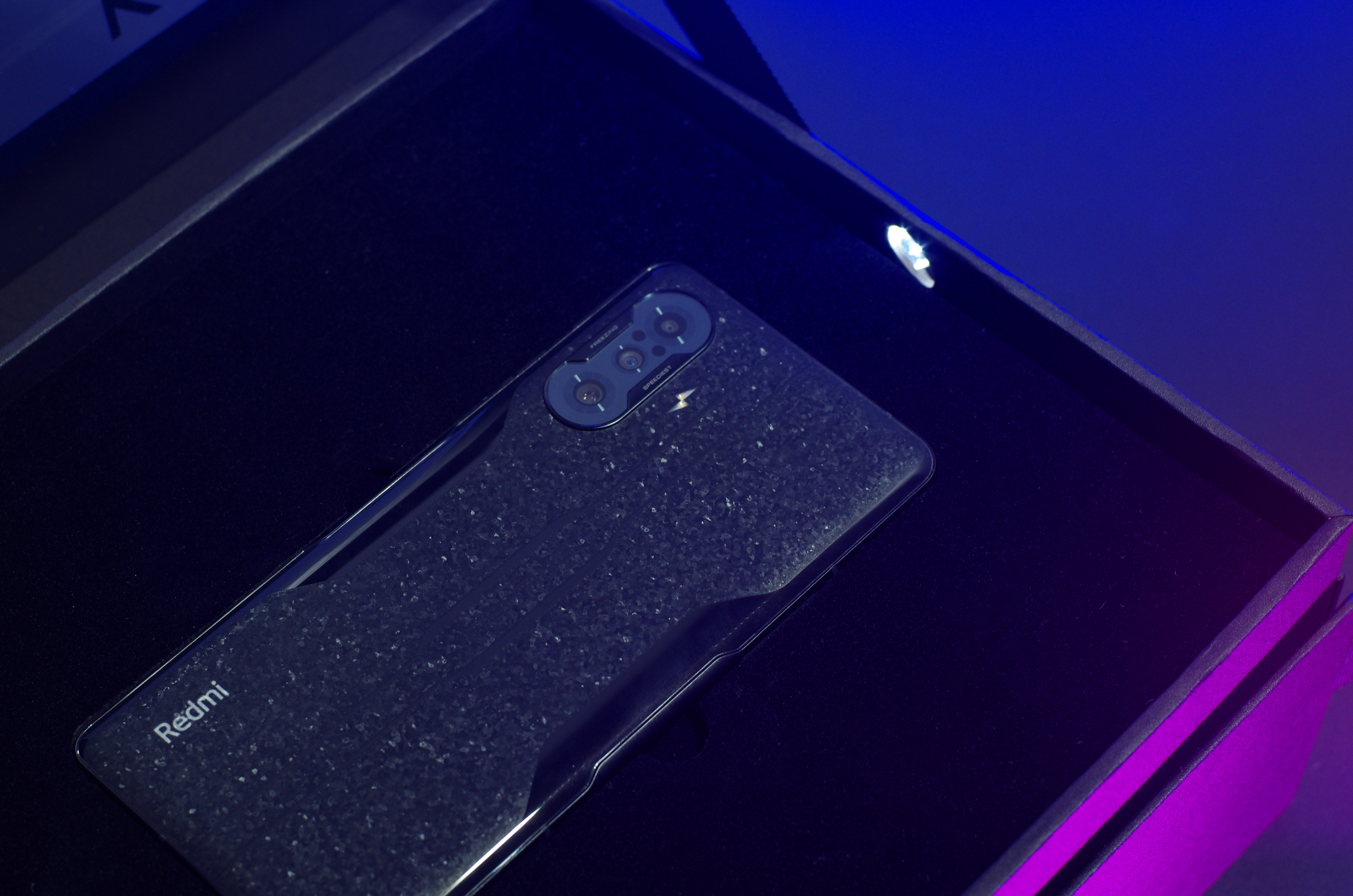 Redmi K40游戏版特别款图赏：每台都独一无二！