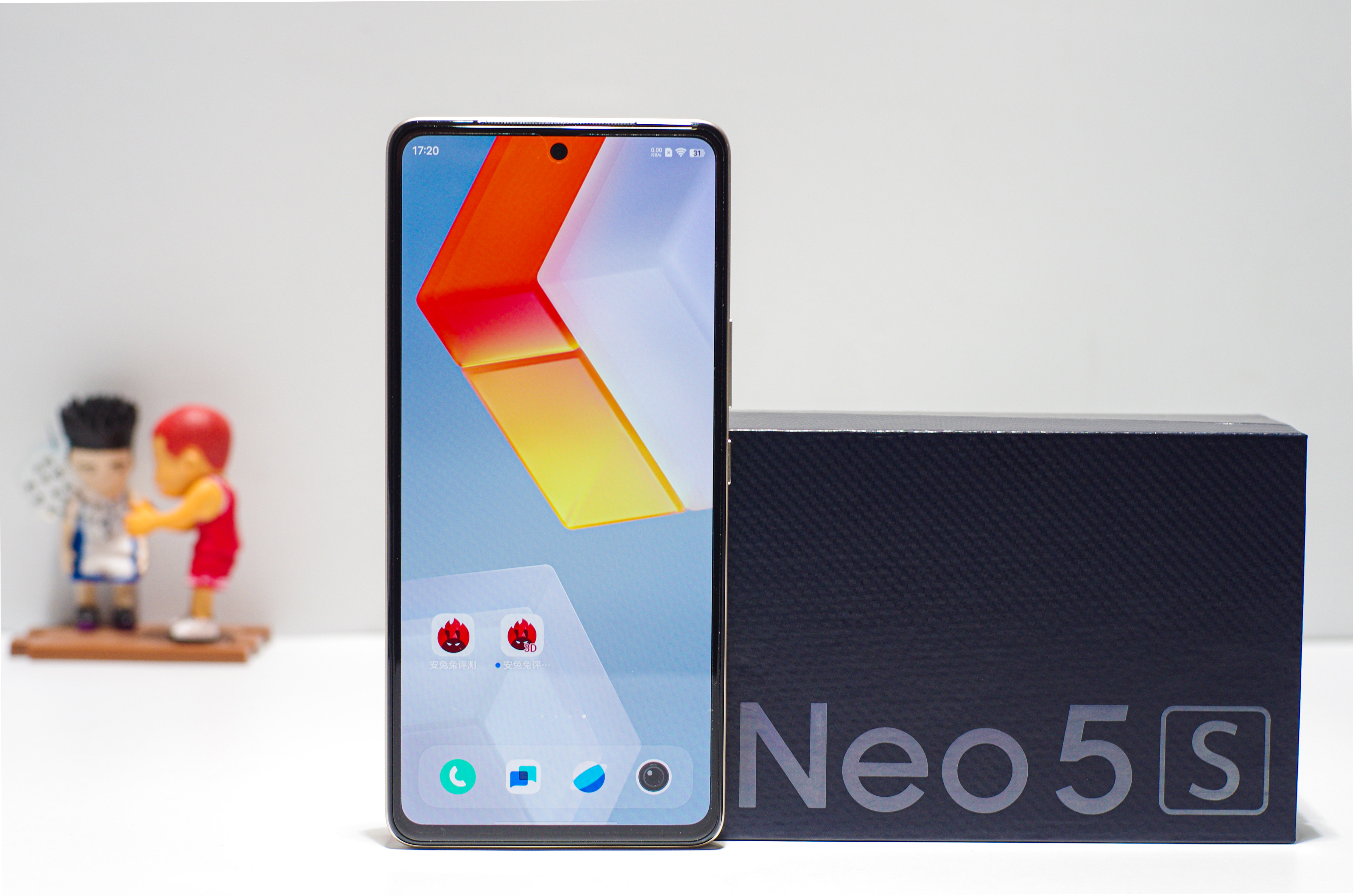 驯服骁龙888！iQOO Neo5S评测：2699元价稳量足
