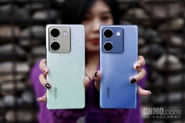 vivo Y100评测：一部超越预期 颜值充满惊喜的千元机