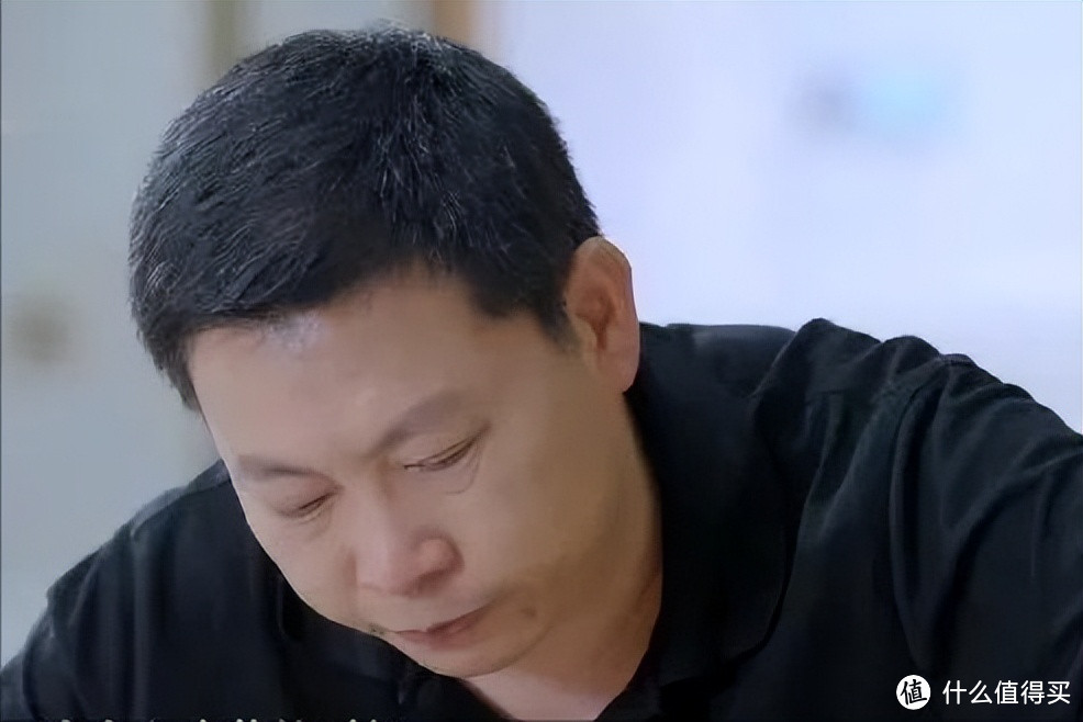 华为“谈车色变”：一年数次声明，紧急辟谣“全面接管问界销售”