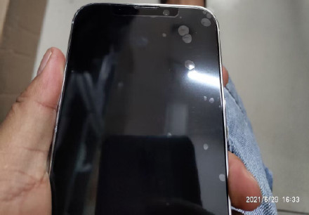 新iPhone机模到手 没惊喜没改变