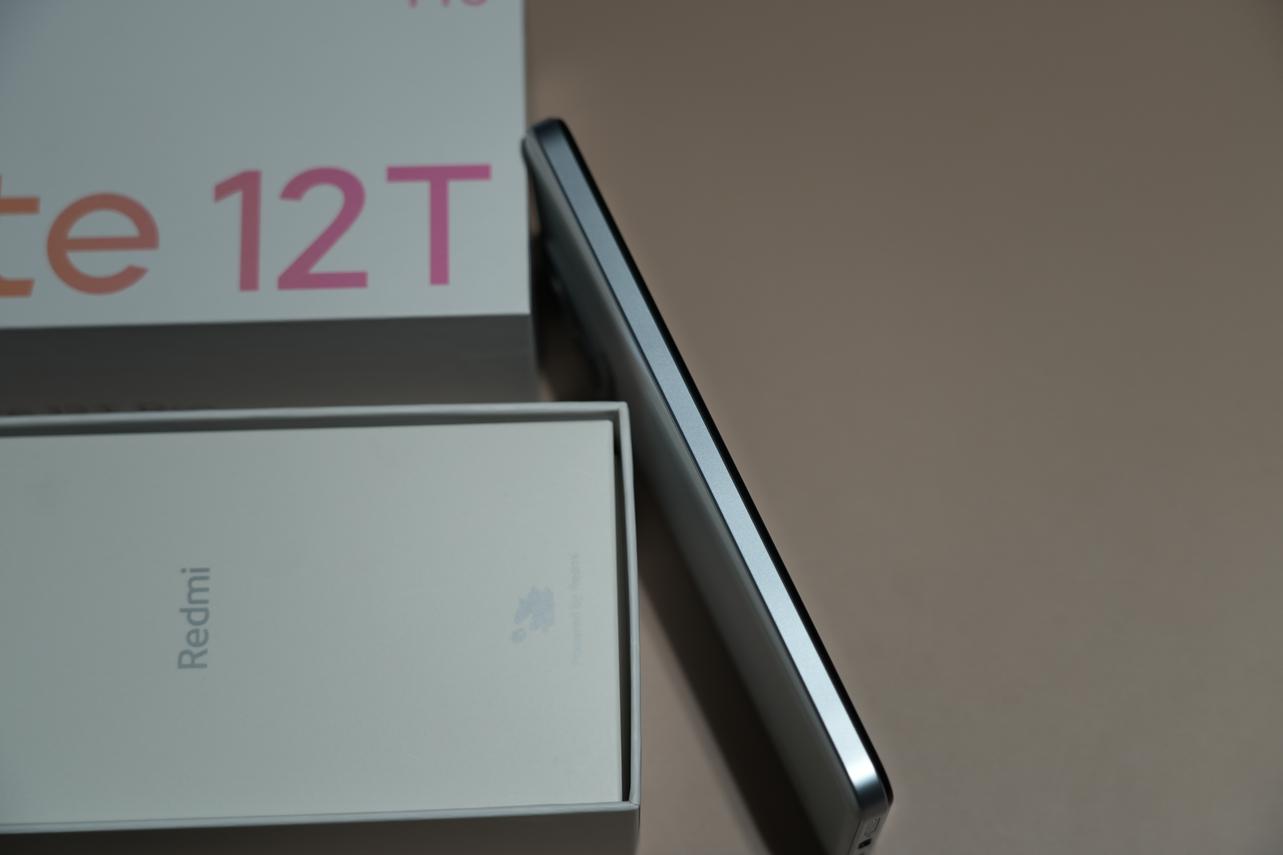 Redmi Note12T Pro开箱简评：送给LCD爱好者的礼物
