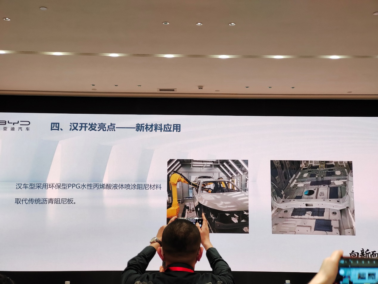 为何有些车新车内饰异味那么小？这里你能找到答案