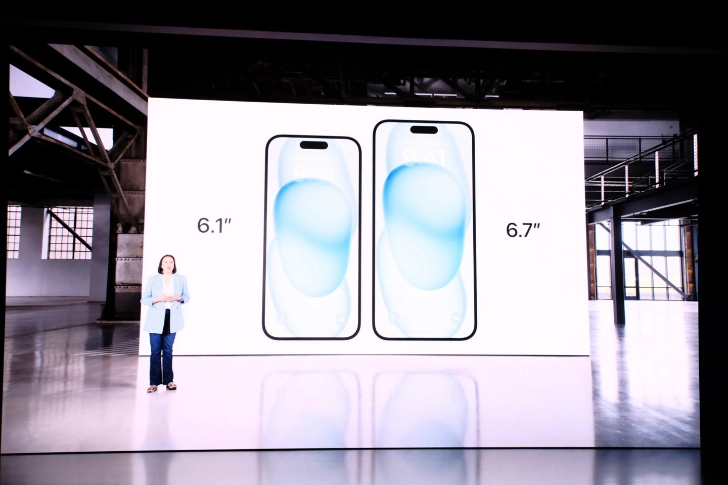 苹果iPhone 15/iPhone 15 Plus发布：A16+灵动岛 5999起！