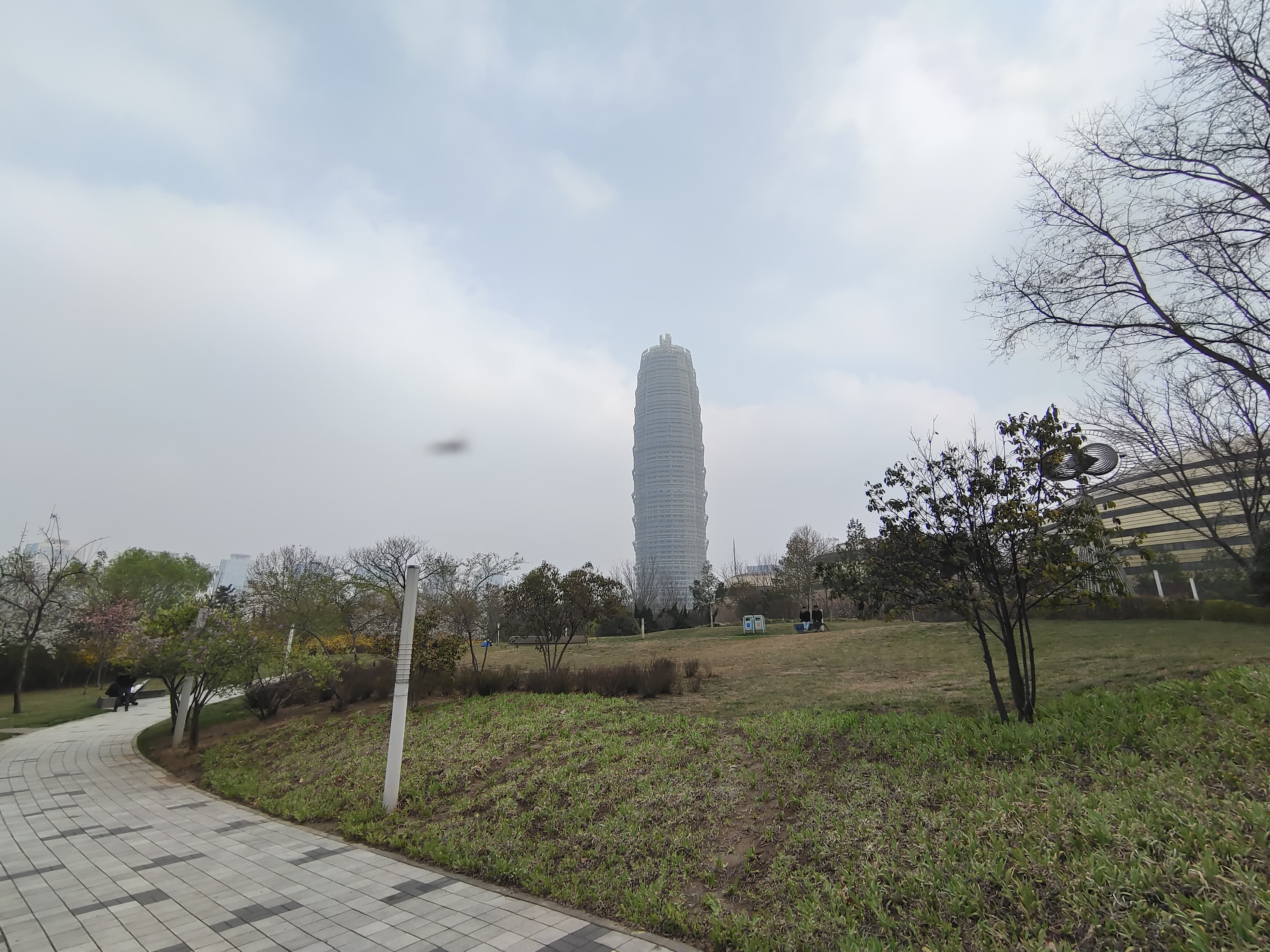 iQOO Neo5评测：性价比再度飙升的游戏利器