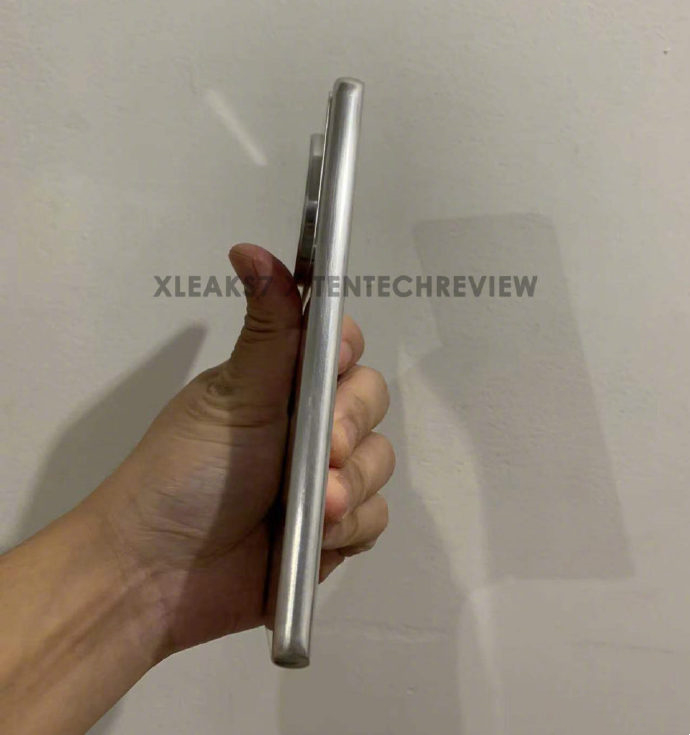 小米12 Ultra外观提前看：影像疯狂堆料