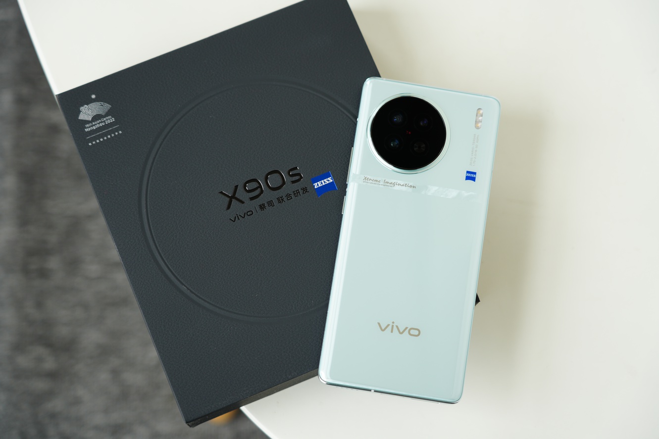 vivo X90s评测：小换代 大升级
